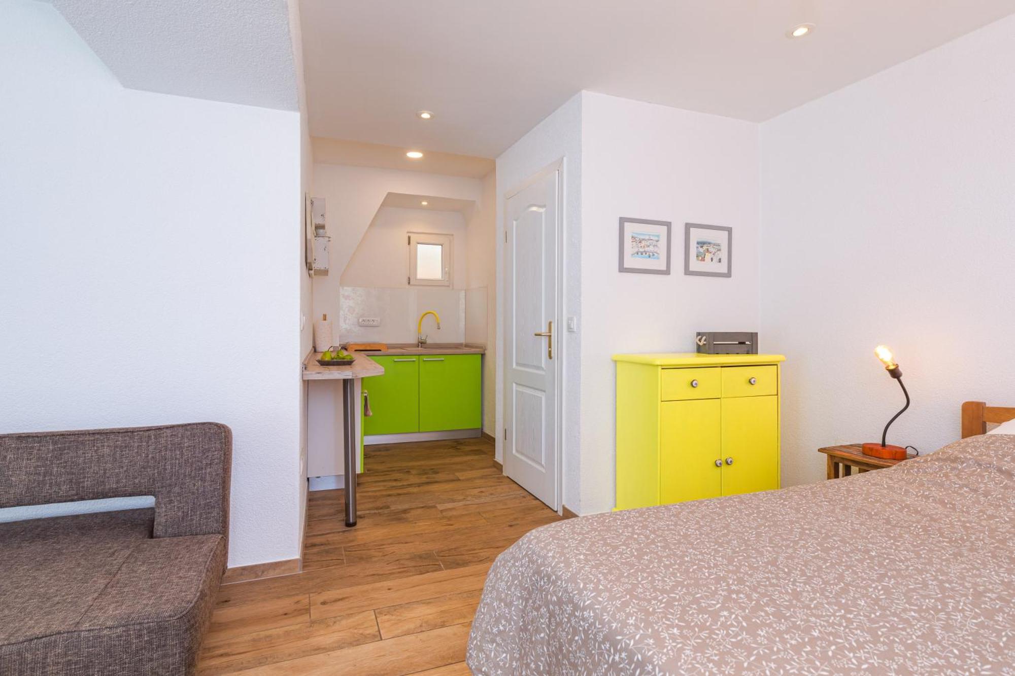 Appartement Yvonne à Krk Town Extérieur photo